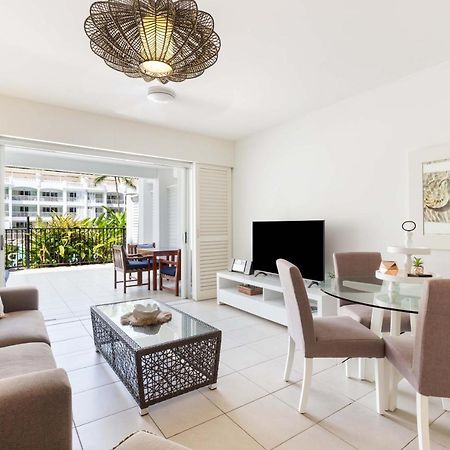 The Beach Club Premium Private Apartments Palm Cove Exterior photo